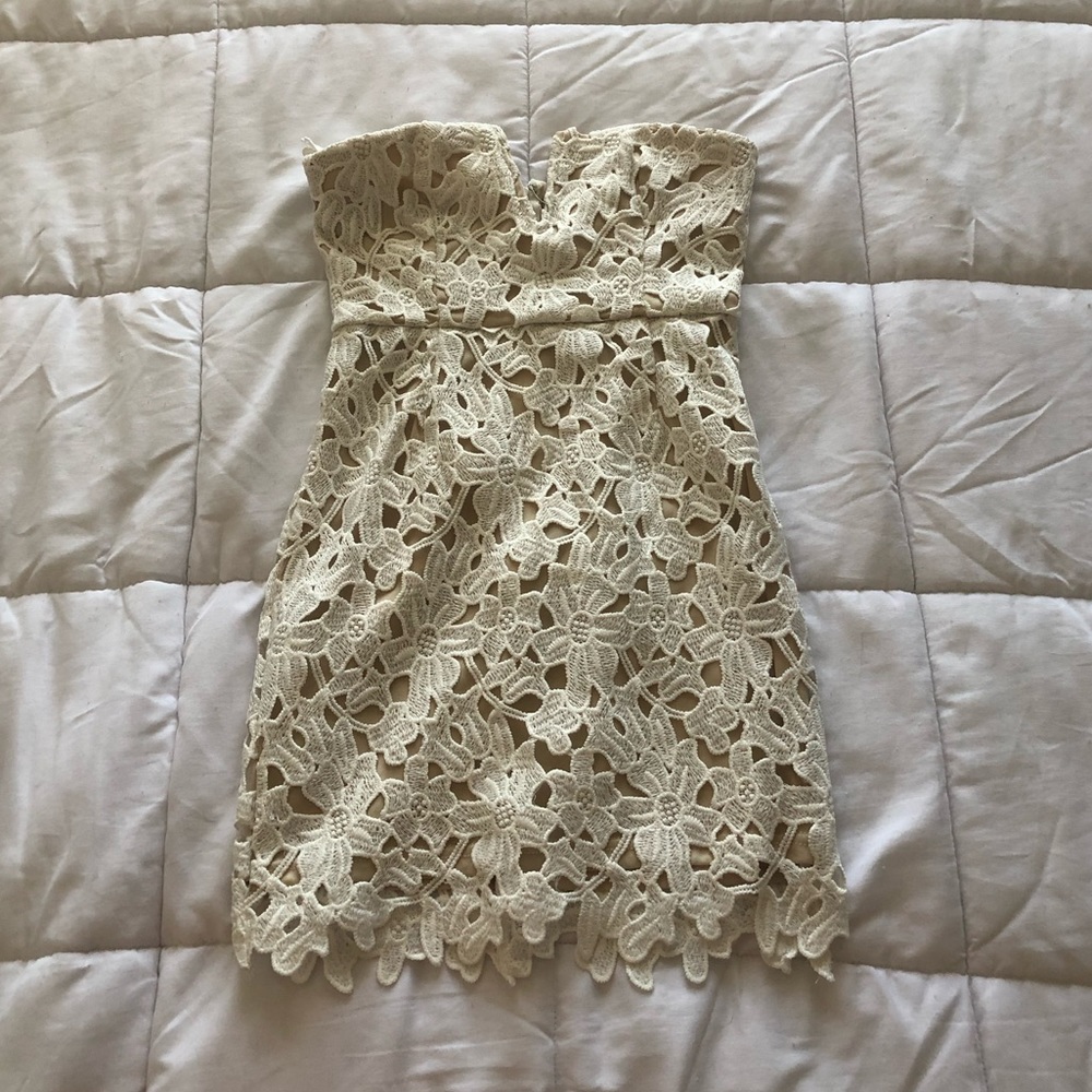 Super down white lace dress